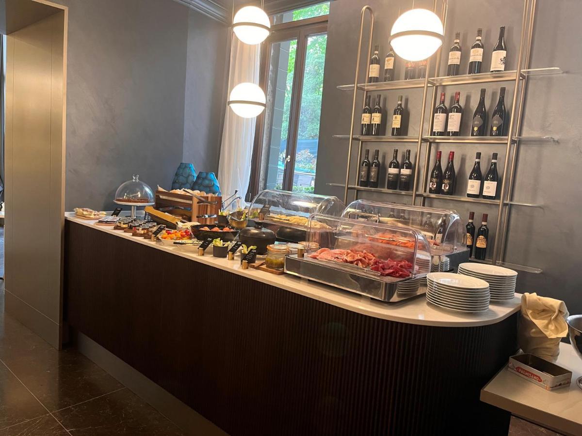 Radisson Collection Hotel, Palazzo Nani Venice Ngoại thất bức ảnh The buffet at the lounge