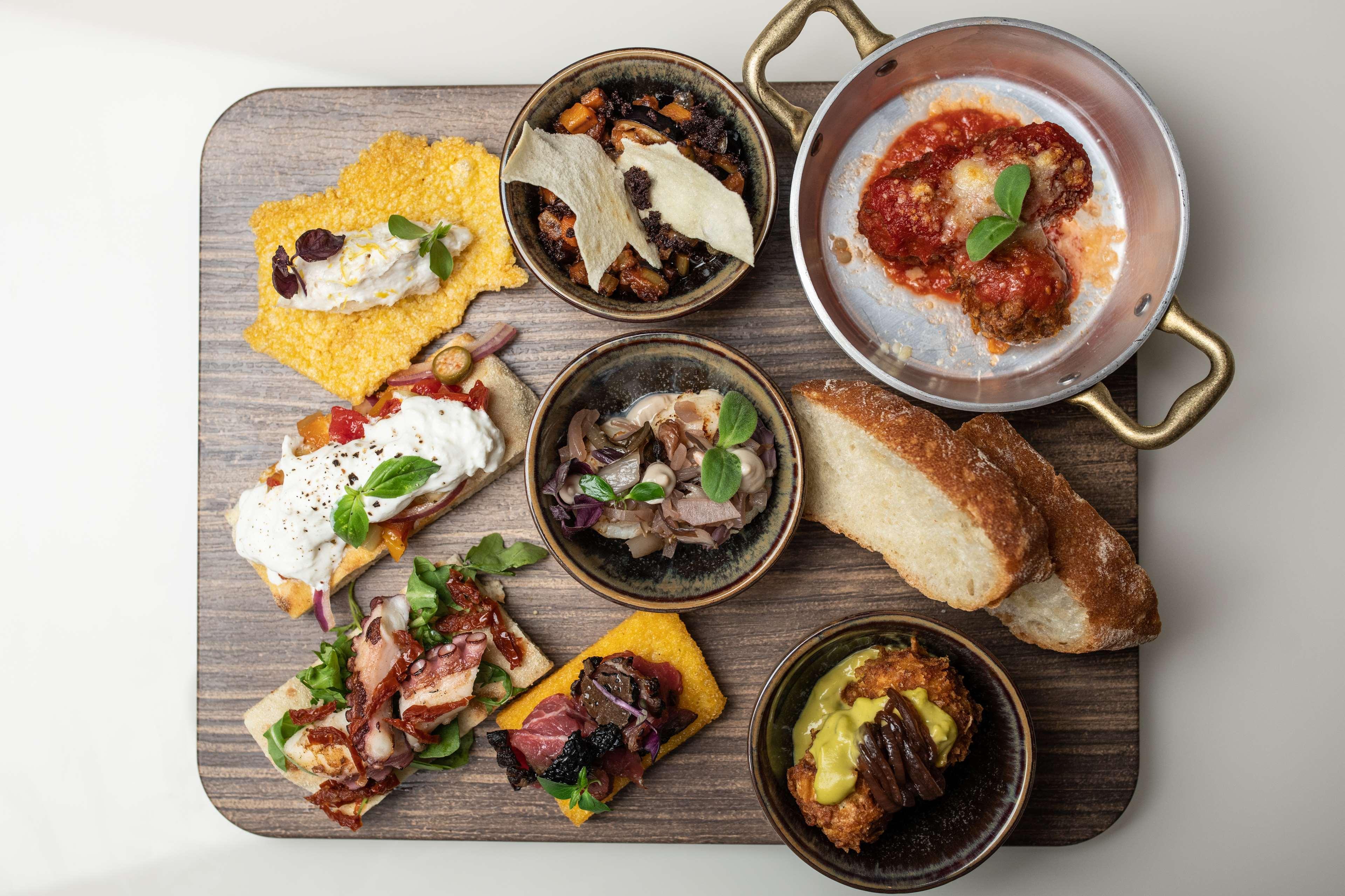 Radisson Collection Hotel, Palazzo Nani Venice Ngoại thất bức ảnh A selection of tapas